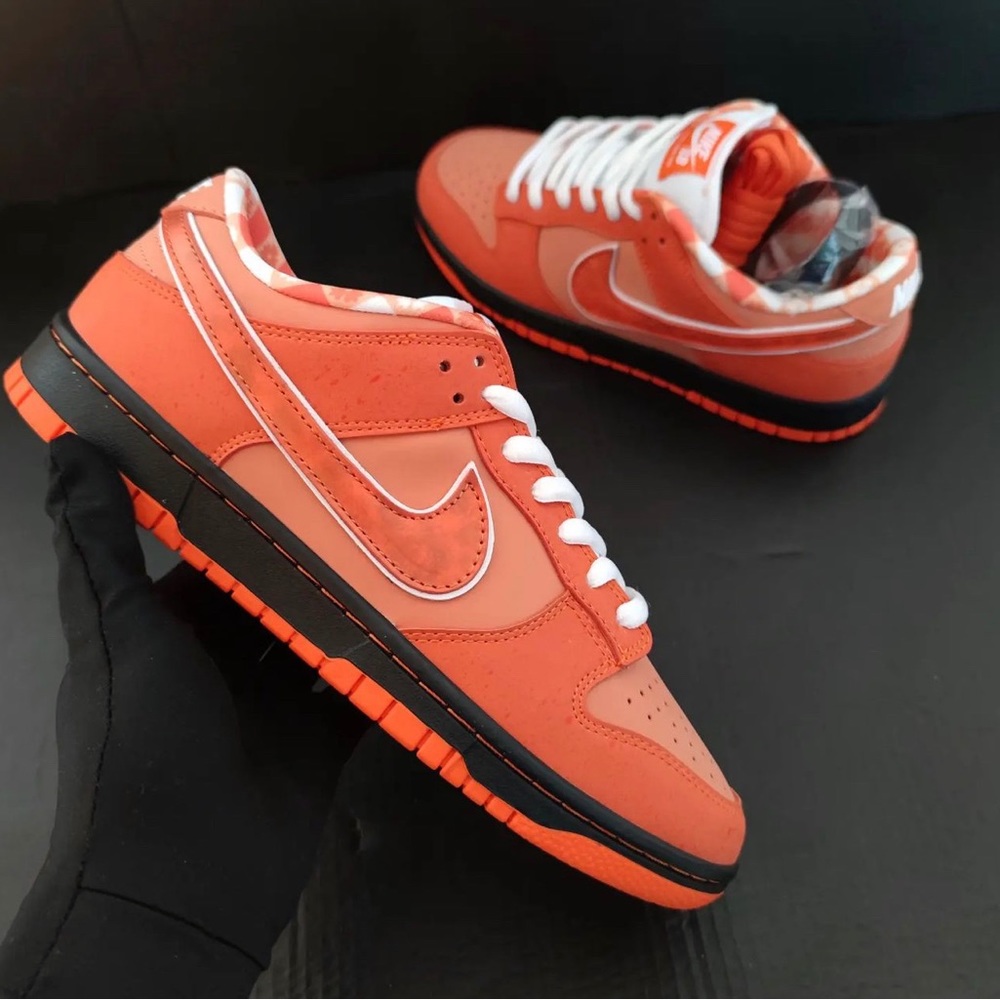 Sneakers - Picture 14 of 15